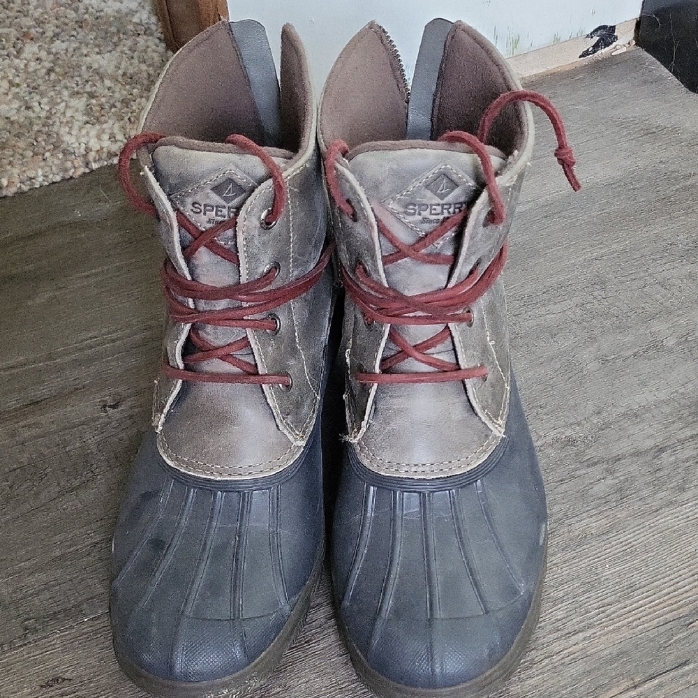 Sperry Womens Gray and Navy Blue Duck Boots